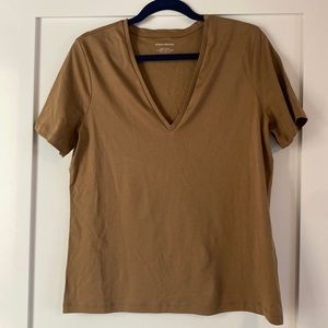 Caramel colour v-neck tee